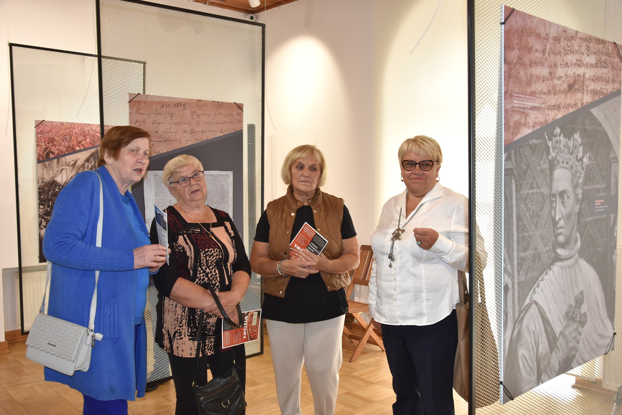 Bezsenne głowy, co dżwigają korony - otwarcie wystawy